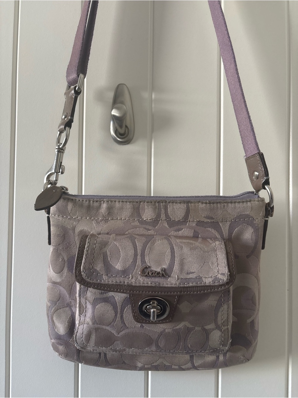 Coach Signature Jacquard Crossbody Bag Taupe Turnlock Swingpack Authentic - Picture 2 of 7